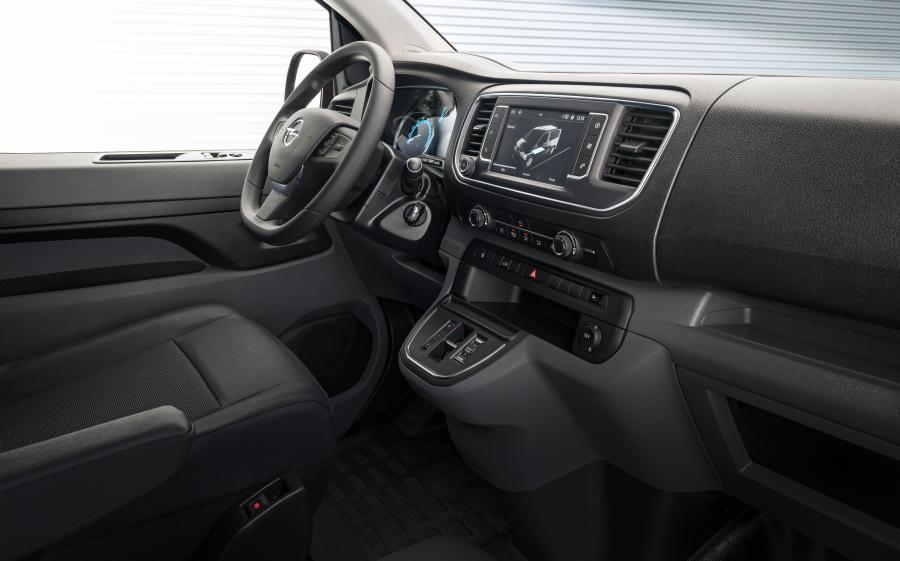 Торпедо Opel Vivaro-e 2020 года  (фото 12 из 17)